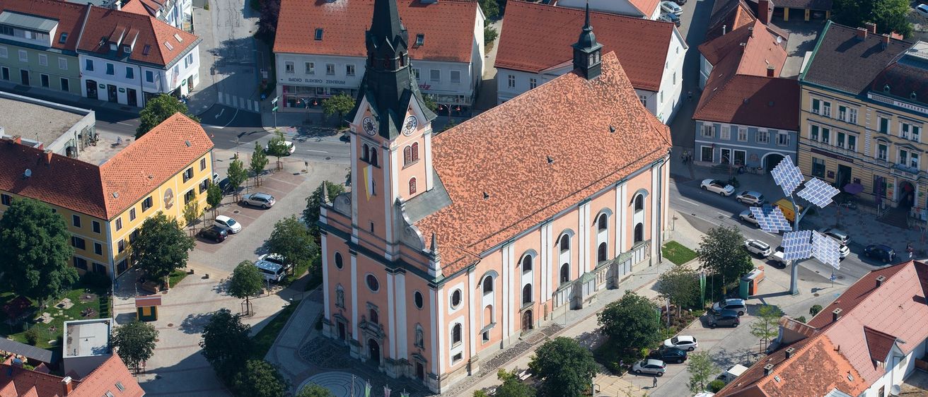 Bild enthält, Architecture, Building, Housing, Outdoors, House, City, Urban, Roof, Cityscape, Aerial View