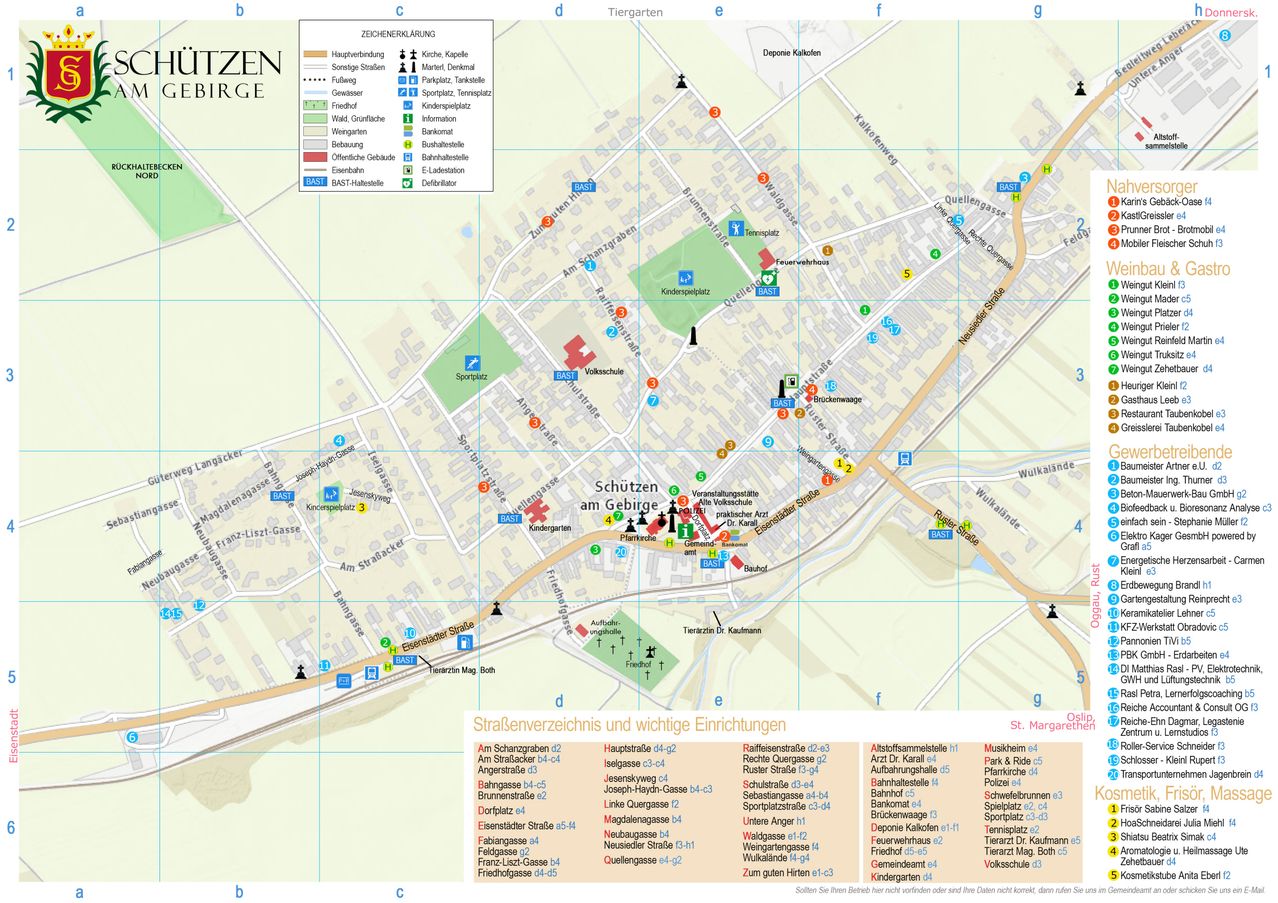 Eine Karte eines Stadtgebiets mit verschiedenen Einrichtungen und Routen. Symbole repräsentieren Orte wie Schulen, Krankenhäuser und Parks. Straßennamen und Hausnummern sind angegeben, wobei bestimmte Punkte von Interesse hervorgehoben sind. Die Karte enthält eine Legende, um die verwendeten Symbole und Farben zu erklären.