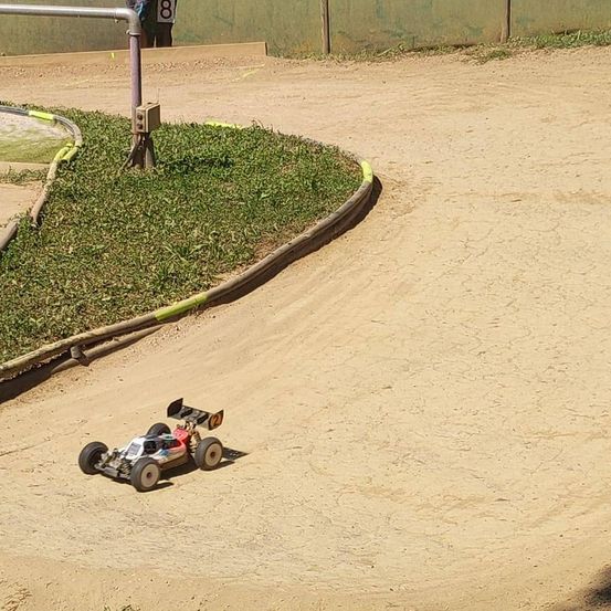 Bild enthält, Machine, Wheel, Car, Transportation, Vehicle, Outdoors