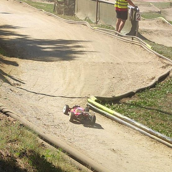 Bild enthält, Path, Outdoors, Person, Adult, Male, Man, Nature, Car, E-scooter, Wheel