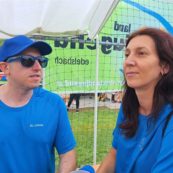 Bild enthält, T-Shirt, People, Person, Baseball Cap, Adult, Male, Man, Photobombing, Sunglasses, Portrait