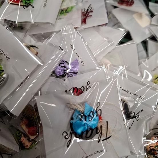 Bild enthält, Food, Food Presentation, Bag, Sweets, Document, Receipt, Text, Cream, Dessert, Frozen Yogurt