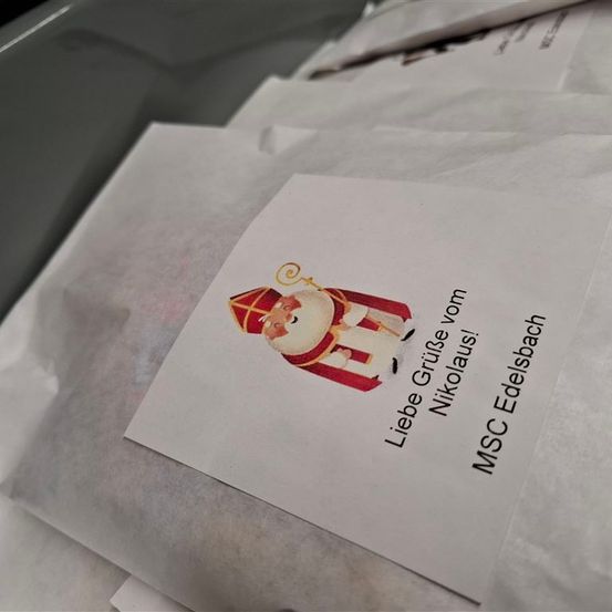 Bild enthält, Document, Receipt, Text, Business Card, Paper, Face, Head, Person