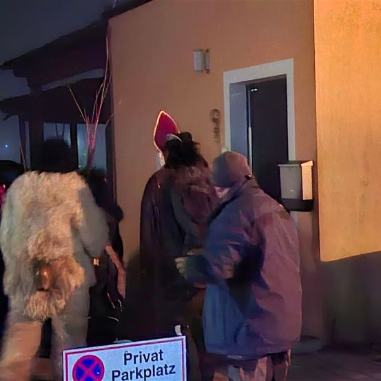 Bild enthält, Adult, Male, Man, Person, Female, Woman, Head