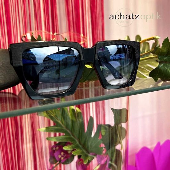 Bild enthält, Accessories, Sunglasses, Glasses