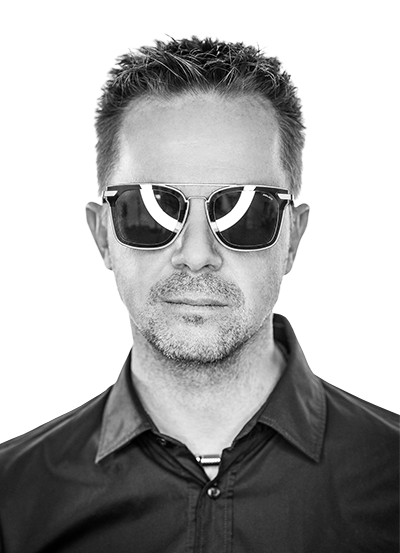 Bild enthält, Accessories, Sunglasses, Face, Person, Photography, Portrait, Adult, Male, Man, Coat