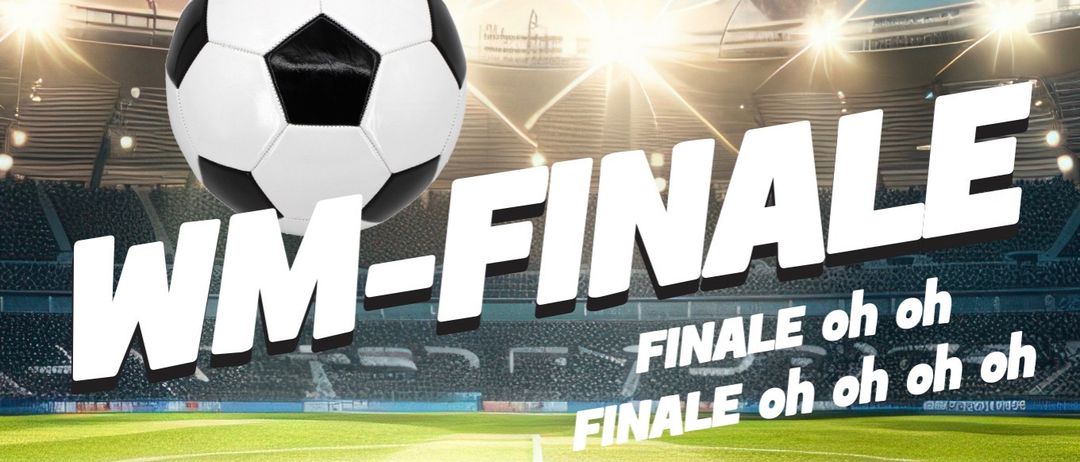 Fußball auf einem Fußballfeld mit dem Text 'WM-Finale' und dem Datum 'Sonntag, 19. Juli 2026'. Das Feld ist leer mit Lichtern, die die Szene beleuchten.