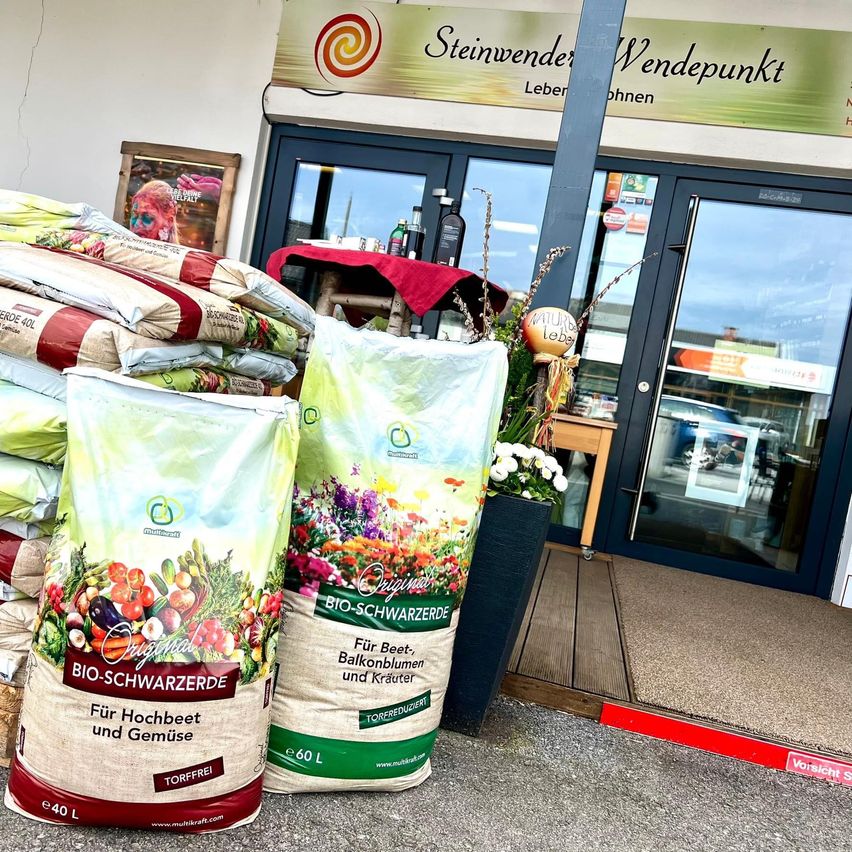 Bild enthält, Advertisement, Garbage, Art, Painting