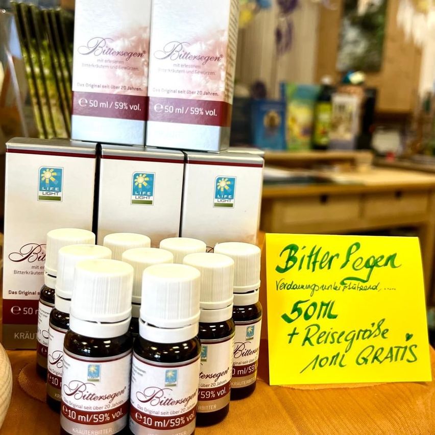 Bild enthält, Herbal, Herbs, Plant, Cabinet, Furniture, Shop, Food, Seasoning, Syrup