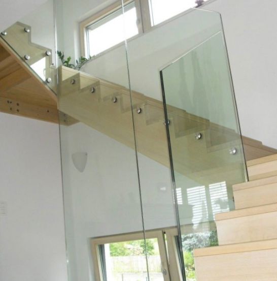 Bild enthält, Architecture, Building, House, Housing, Staircase, Indoors, Interior Design, Handrail