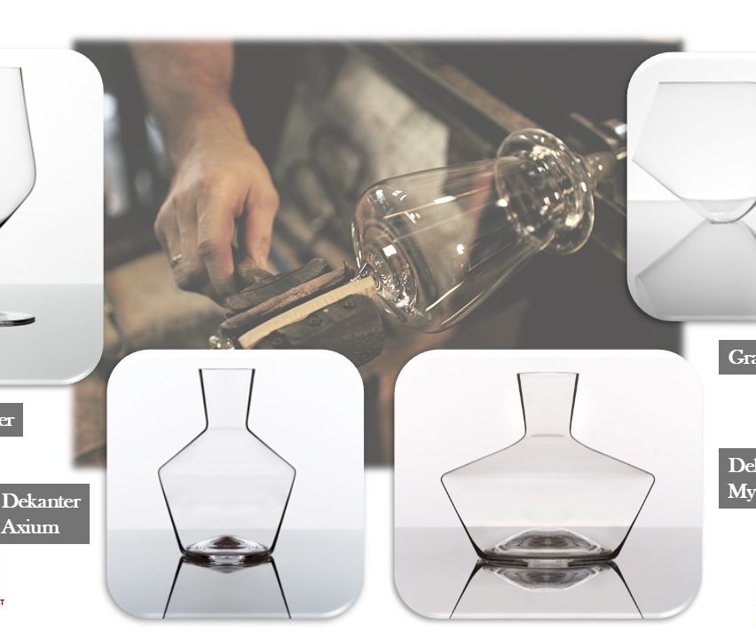 Eine Person stellt eine klare Glasvase her. Die Vase wird in zwei verschiedenen Ansichten auf einer reflektierenden Oberfläche dargestellt.