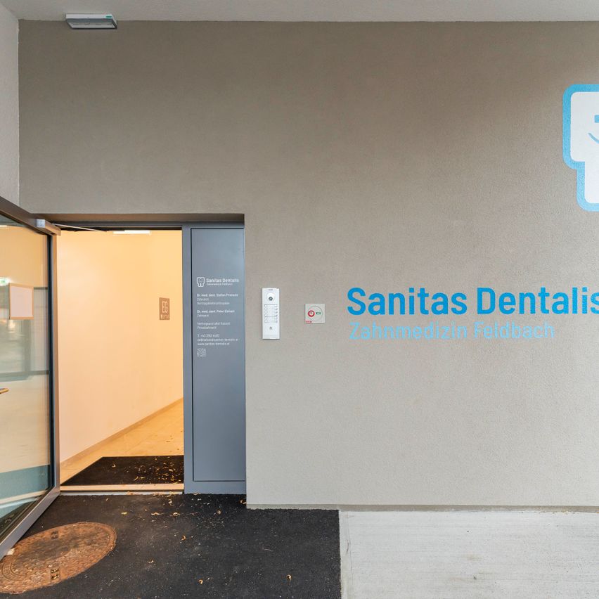 Bild enthält, Door, Architecture, Building, Sliding Door, Indoors