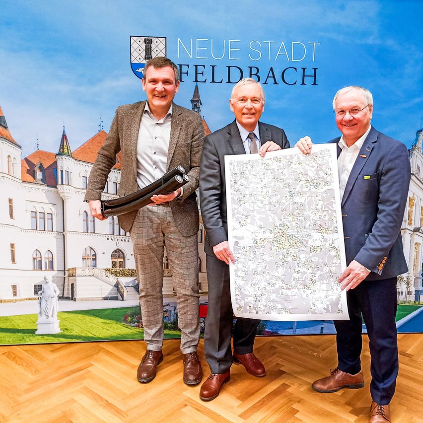 Bild enthält, Person, Photography, Portrait, Blazer, Coat, Jacket, Pants, Adult, Male, Man