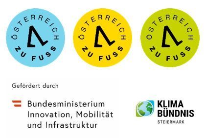 Drei kreisförmige Logos mit der Aufschrift 'Osterreich zu Fuss' sind in Blau, Gelb und Grün dargestellt. Darunter steht der Text 'Gefordert durch', gefolgt vom Logo des Bundesministeriums für Innovation, Mobilität und Infrastruktur. Daneben befindet sich das Klima Bundnis Steiermark Logo.