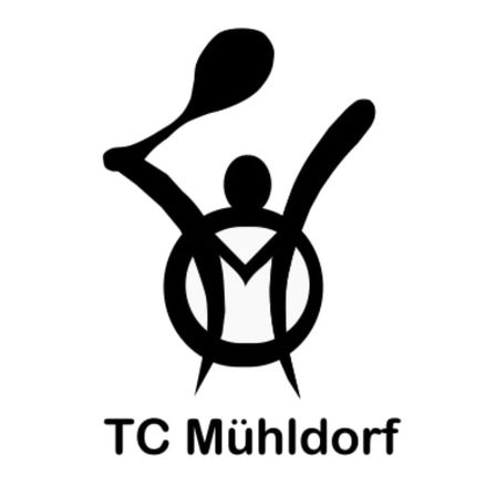 Das Logo für TC Mühldorf zeigt eine stilisierte Person, die einen Schläger hält, wobei der Buchstabe M einen Kreis um sie herum bildet. Unten im Bild steht der Text 'TC Mühldorf.'