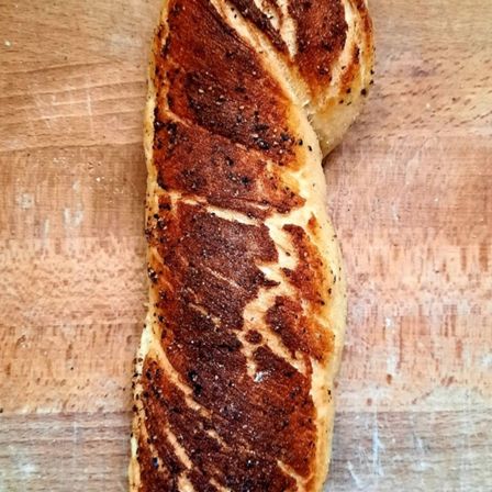 würziges Black Pepper Baguette