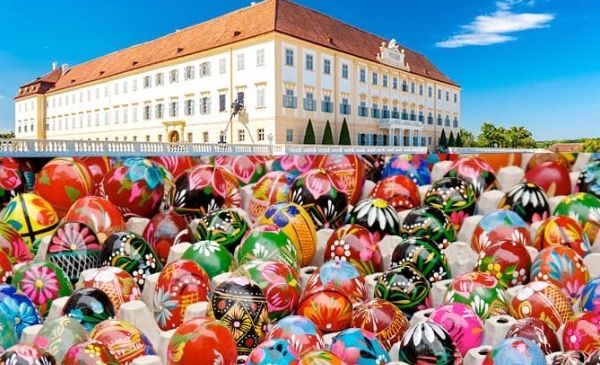 Bild enthält, Architecture, Building, Housing, Festival