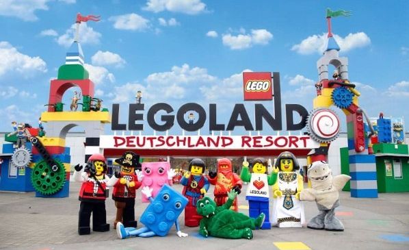 Bild enthält, Person, Helmet, Baby, Toy, Play Area