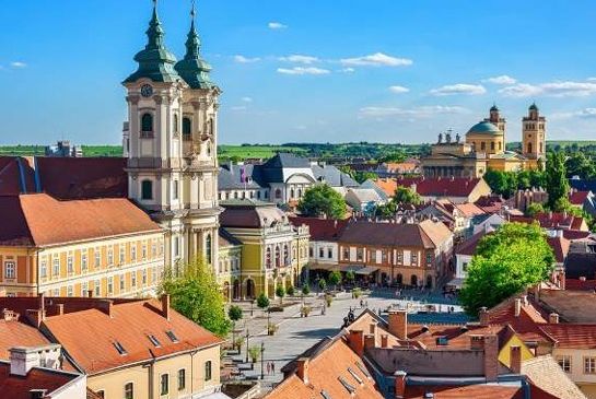 Bild enthält, Architecture, Building, Cityscape, Urban, City, Outdoors, Nature, Countryside, Tower, Downtown