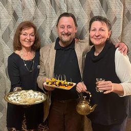 Gastgeber Silvia und Ludwig Szaga-Doktor-Degenhart mit Präsidentin Michaela Widhalm