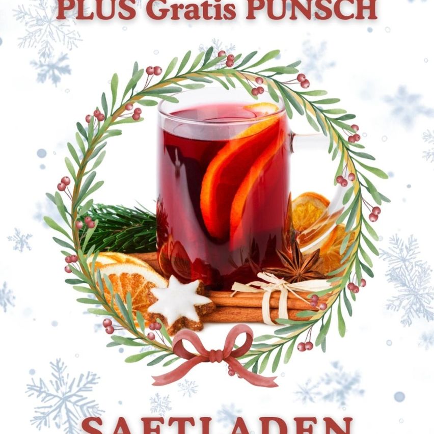 Ein Glas Glühwein mit Orangenscheiben und Zimt ist von einem Kranz aus grünen Blättern und roten Beeren umgeben, mit Schneeflocken im Hintergrund. Der Text lautet 'Plus Gratis Punsch'.