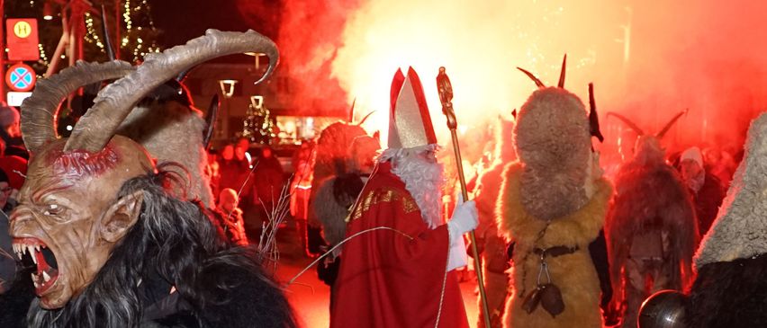Bild enthält, Glove, Baby, Person, Fashion, Adult, Female, Woman, Shoe, Hat, Bride