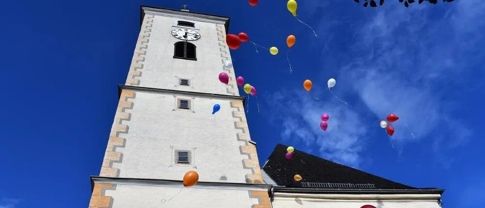 Architecture, Building, Clock Tower, Tower, Bell Tower, Balloon, Ball, Sport, Tennis, Tennis Ball
