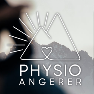 Ein Logo mit einem Dreieck, das ein Herz in der Mitte überlagert, vor einer Bergkulisse. Unten steht 'PHYSIO ANGERER'.