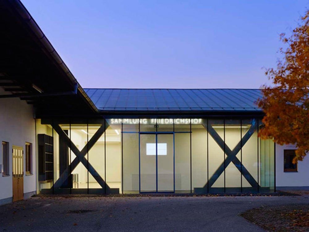 Bild enthält, Building, Outdoors, Shelter, Garage, Indoors
