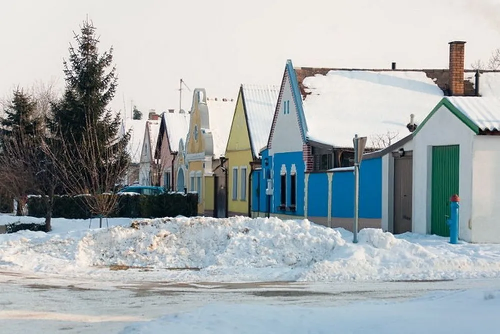 Suburb, Neighborhood, Outdoors, Nature, Fire Hydrant, Hydrant, Housing, Car, Countryside, House