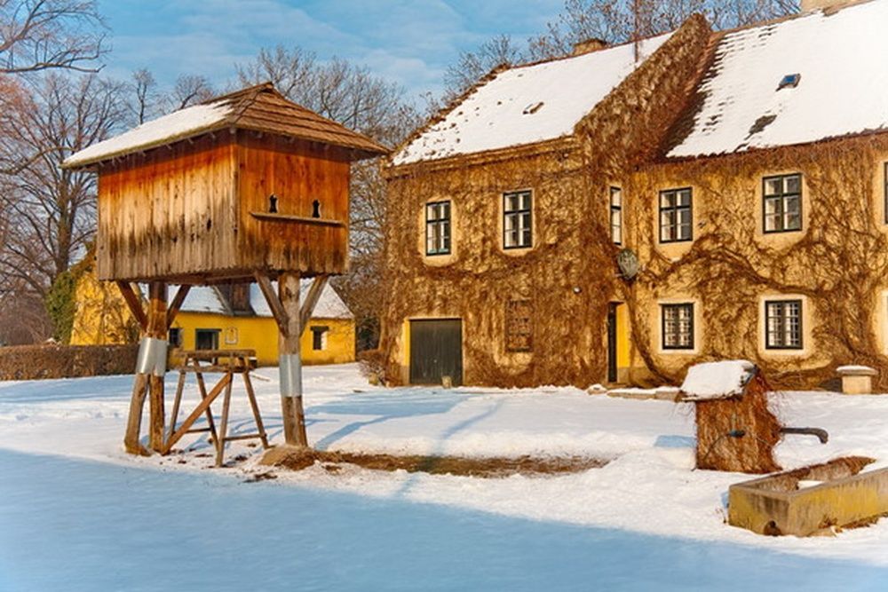 Bild enthält, Architecture, Building, Housing, House, Countryside, Nature, Outdoors, Wood, Cabin, Rural