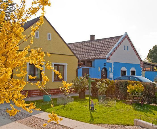 Neighborhood, Building, Cottage, House, Housing, Suburb, Person, Car, Vehicle, Outdoors