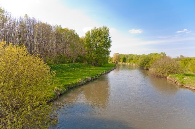Bild enthält, Outdoors, Canal, Water, Nature, Scenery, River, Plant, Vegetation, Path, Towpath