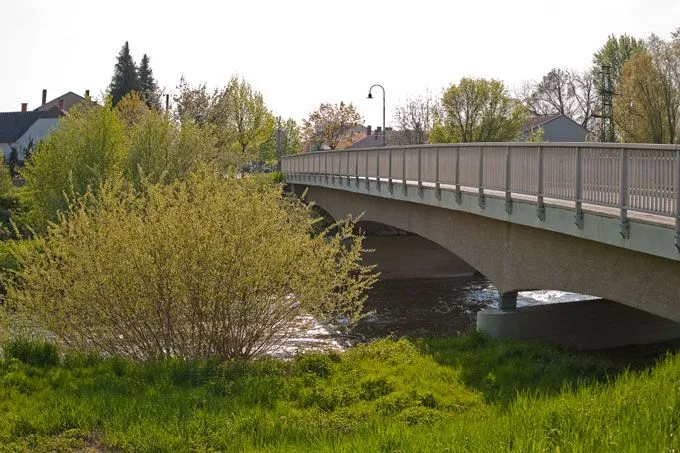 Arch, Bridge, Grass, Outdoors, Scenery, Water, Tree, Vegetation, Canal, City