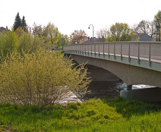 Arch, Bridge, Grass, Outdoors, Scenery, Water, Tree, Vegetation, Canal, City