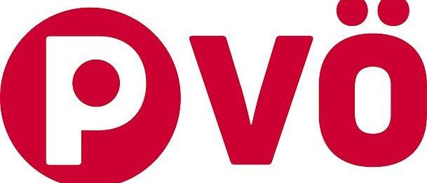 Das Bild zeigt ein Logo mit den Buchstaben 'P' und 'VÖ' in Rot auf weißem Hintergrund. Der Buchstabe 'P' befindet sich in einem roten Kreis.
