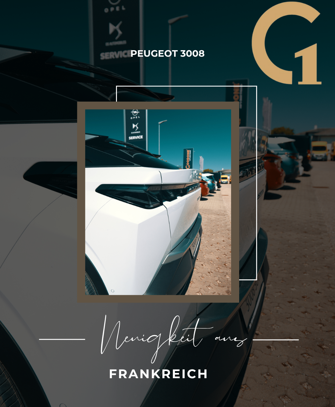 Das Bild zeigt einen Peugeot 3008 SUV auf einem Parkplatz neben anderen Autos. Der Fokus liegt auf dem vorderen Stoßfänger und den Aufklebern des Fahrzeugs.