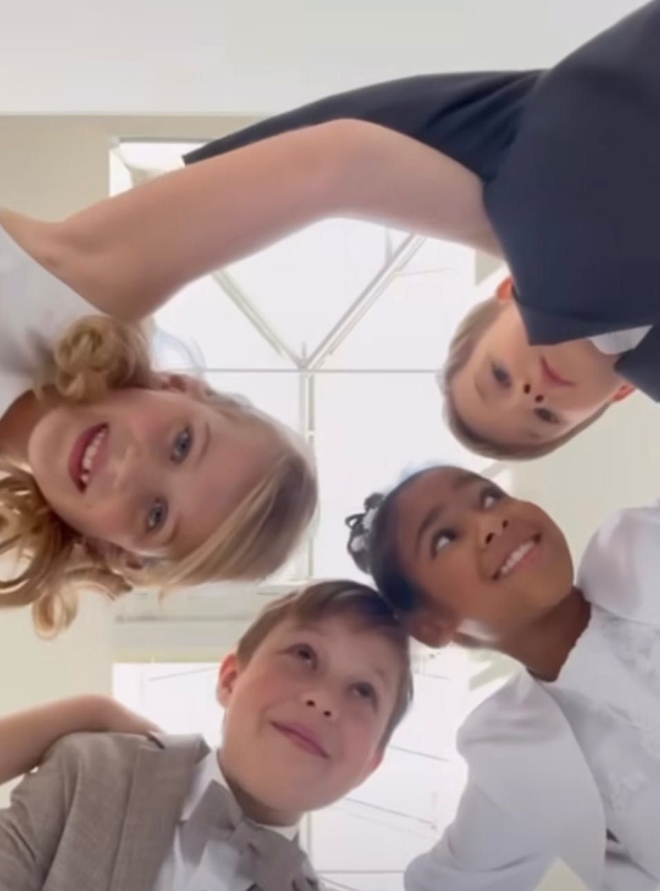 Bild enthält, Face, Happy, Head, Person, Smile, Adult, Female, Woman, Baby, People