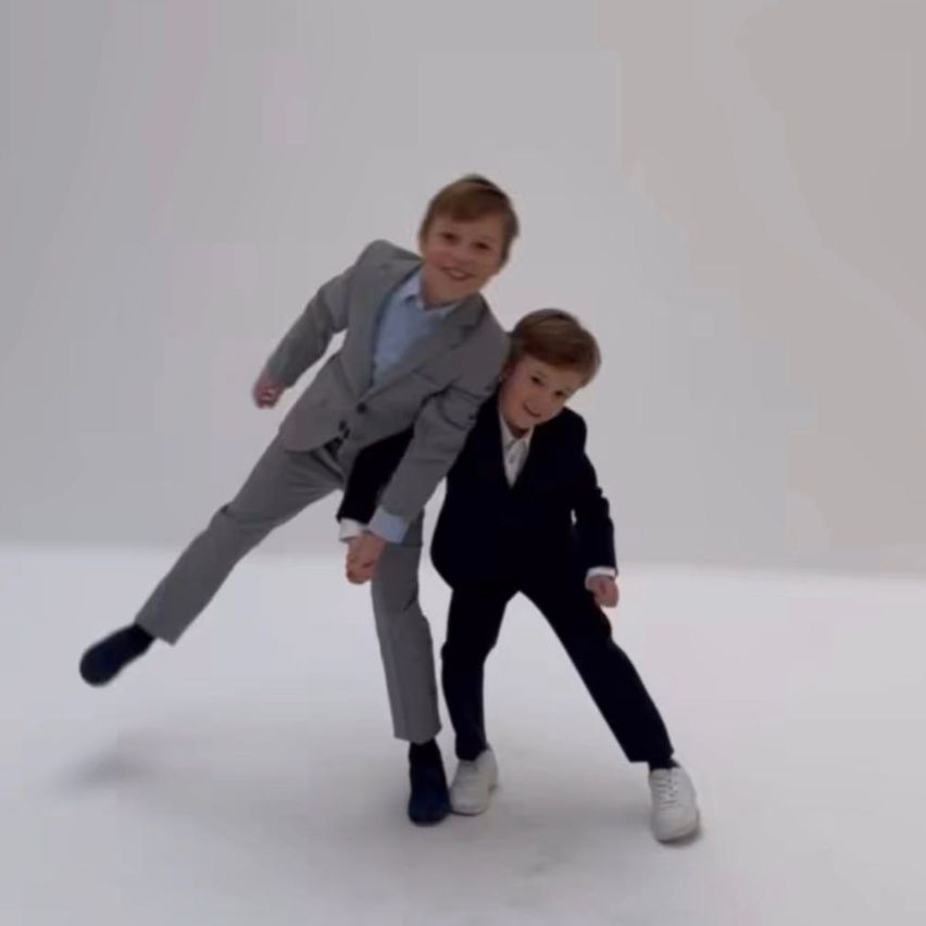 Bild enthält, Ice Skating Dancing, Performer, Person, Dancing, Boy, Child, Male, Coat