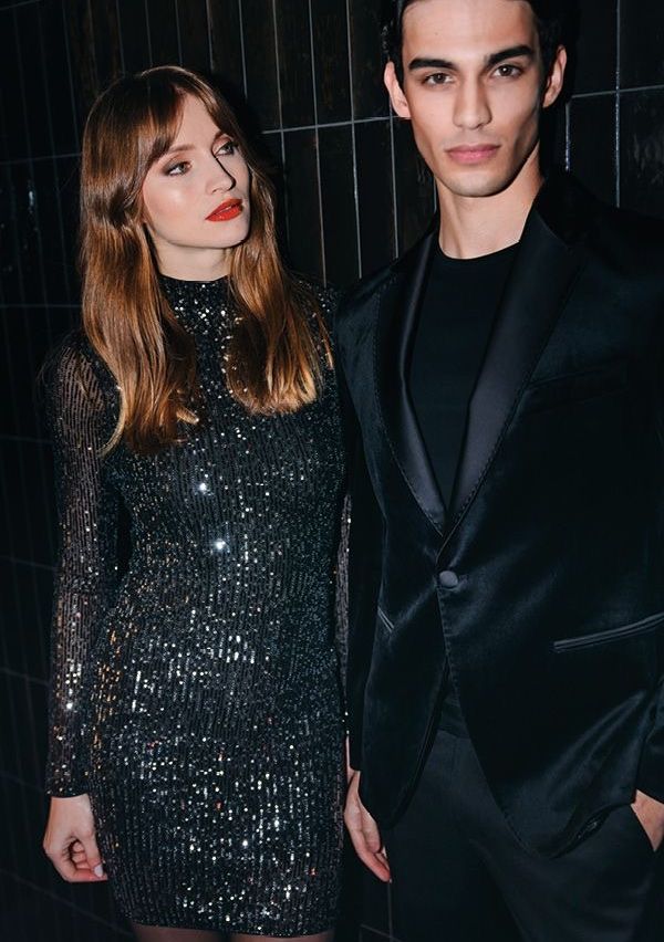 Bild enthält, Adult, Female, Person, Woman, Male, Man, Suit, Face, Head, Coat