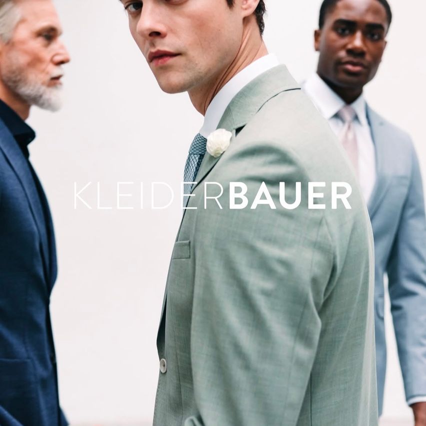 Bild enthält, Formal Wear, Suit, Blazer, Coat, Jacket, Shirt, Tie, Adult, Man, Person