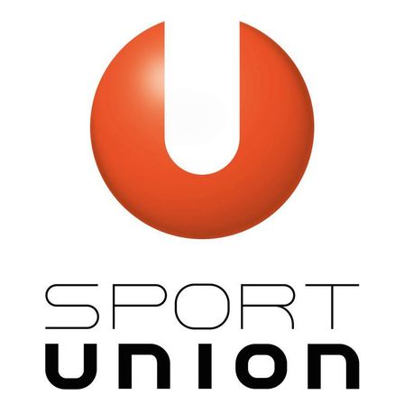Das rote kreisförmige Logo für Sport Union mit einem stilisierten 'U' in glänzender Ausführung auf weißem Hintergrund.