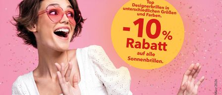 Werbeposter für eine Sonnenbrillen-Veranstaltung im Jahr 2026, mit einer Frau in Sonnenbrille und fröhlicher Miene. Die Veranstaltung findet am 27. und 28. März 2026 statt.