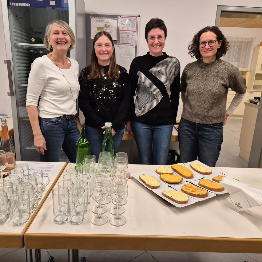 Das Buffetteam mit Koordinatorin Sandra Sobotka (2.v.l.)