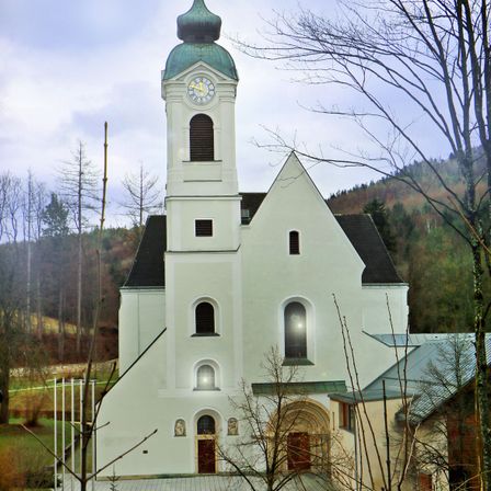 Bild enthält, Architecture, Building, Clock Tower, Tower, Spire, Monastery