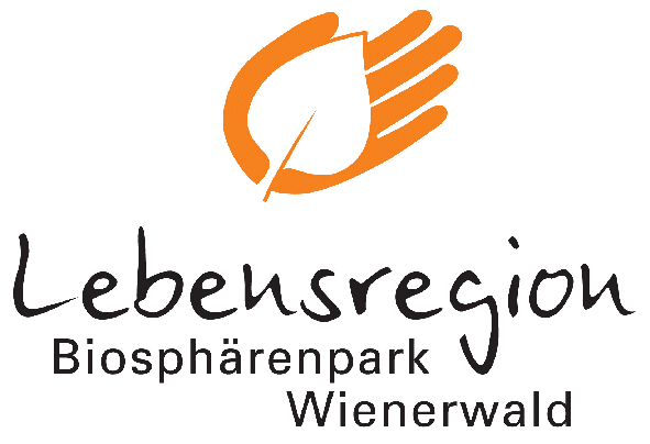Das Logo für 'Lebensregion Biosphärenpark Wienerwald', mit einer orangefarbenen Hand und einem Blatt.