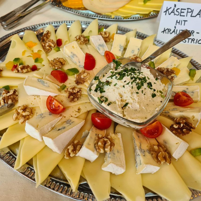 Bild enthält, Food, Food Presentation, Cheese, Plate