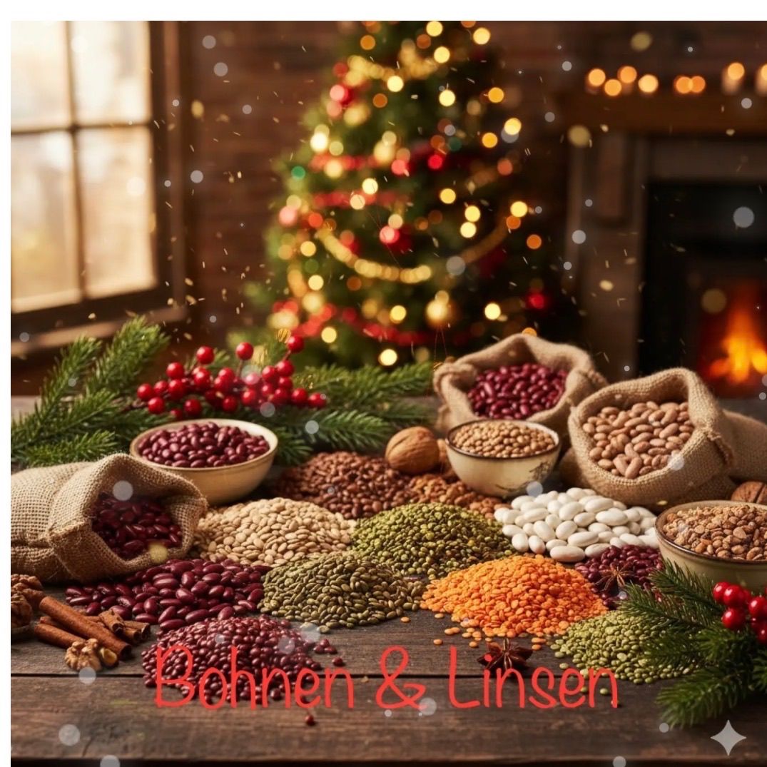 Ein festlicher Feiertagstisch ist mit verschiedenen Bohnen, Nüssen und Gewürzen dekoriert, vor dem Hintergrund eines Weihnachtsbaums und eines Kamins.