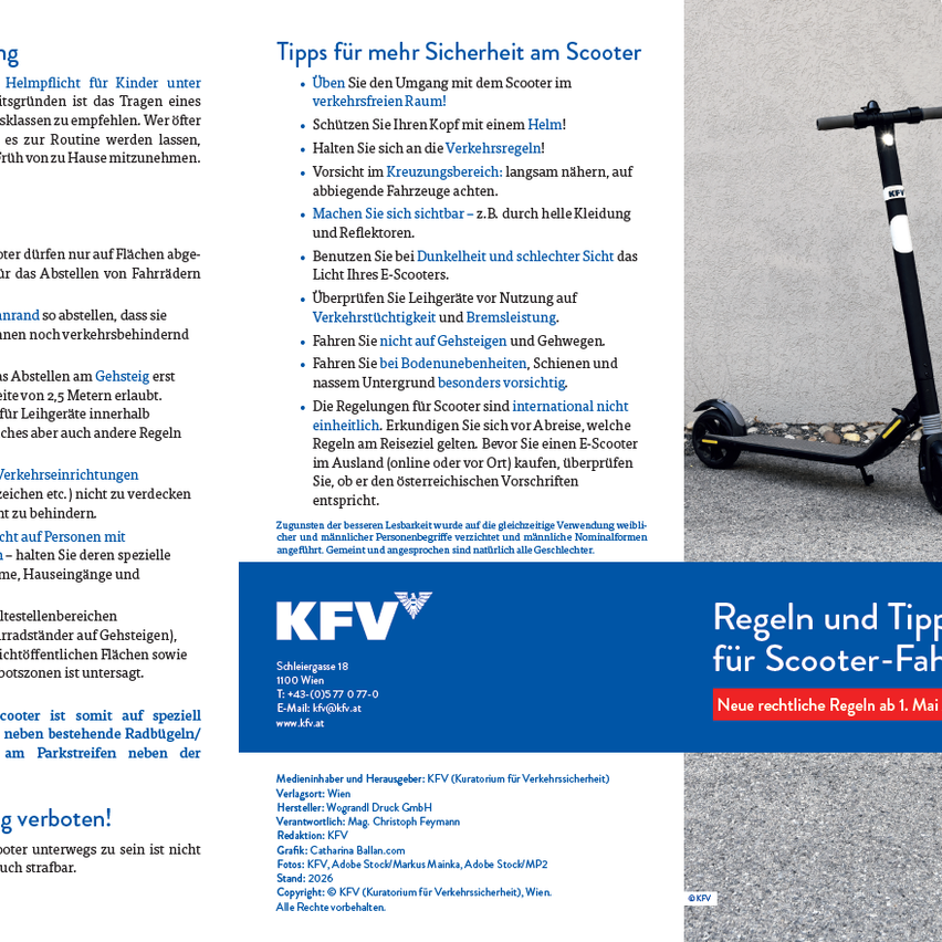 Ein Informationsposter mit einem Rollerbild, Tipps für Rollersicherheit, einschließlich Helmtragen, Vermeidung von Nachtfahrten und Fahren auf bestimmten Wegen. Es erwähnt auch das Verwenden von Lichtern und Reflektoren sowie angemessene Kleidung.