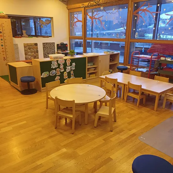 Wood, Floor, Plywood, Flooring, Hardwood, Indoors, Interior Design, Chair, Building, Table